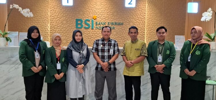 Dekan FAI Unisba Blitar dan Kaprodi Perbankan Syariah Lakukan Kunjungan ke BSI KCP Kota Blitar