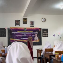 Pengabdian Kepada Masyarakat : Seminar Pendidikan Dan Kepemimpinan Pelajar Blitar Pengabdian Kepada Masyarakat : Seminar Pendidikan Dan Kepemimpinan Pelajar Blitar